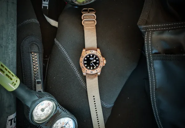 Montre plongee guild mark v bronze heritage diver 8