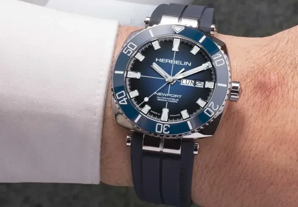 Montre plongee herbelin newport diver automatique 10