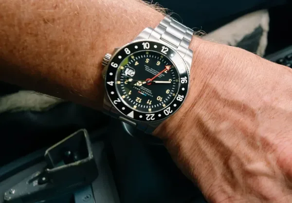 Montre plongee humbert droz hd9 gmt 13