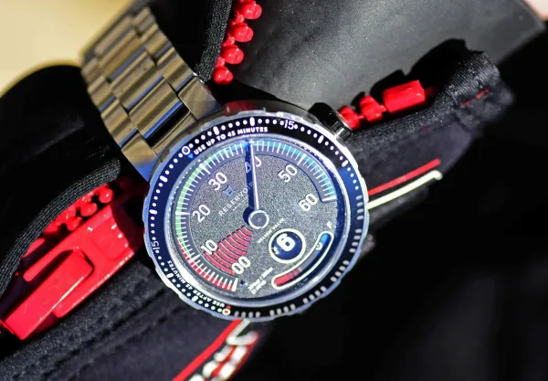 Montre plongee reservoir hydrosphere blackfin 27