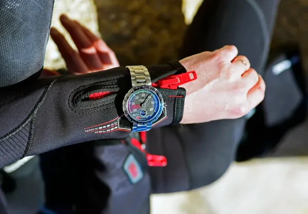 Montre plongee reservoir hydrosphere blackfin 28
