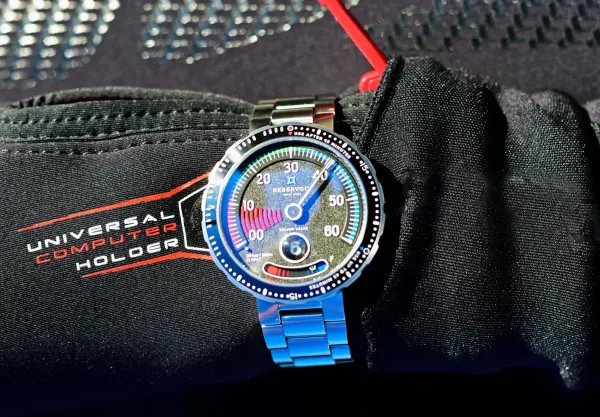 Montre plongee reservoir hydrosphere blackfin 40