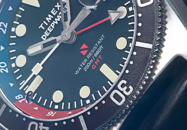 Montre plongee timex deepwater reef 200 gmt 18