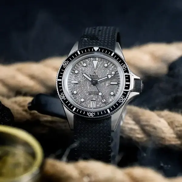 Montre plongee Yema Superman Titanium Moon Tide CMM 11 0