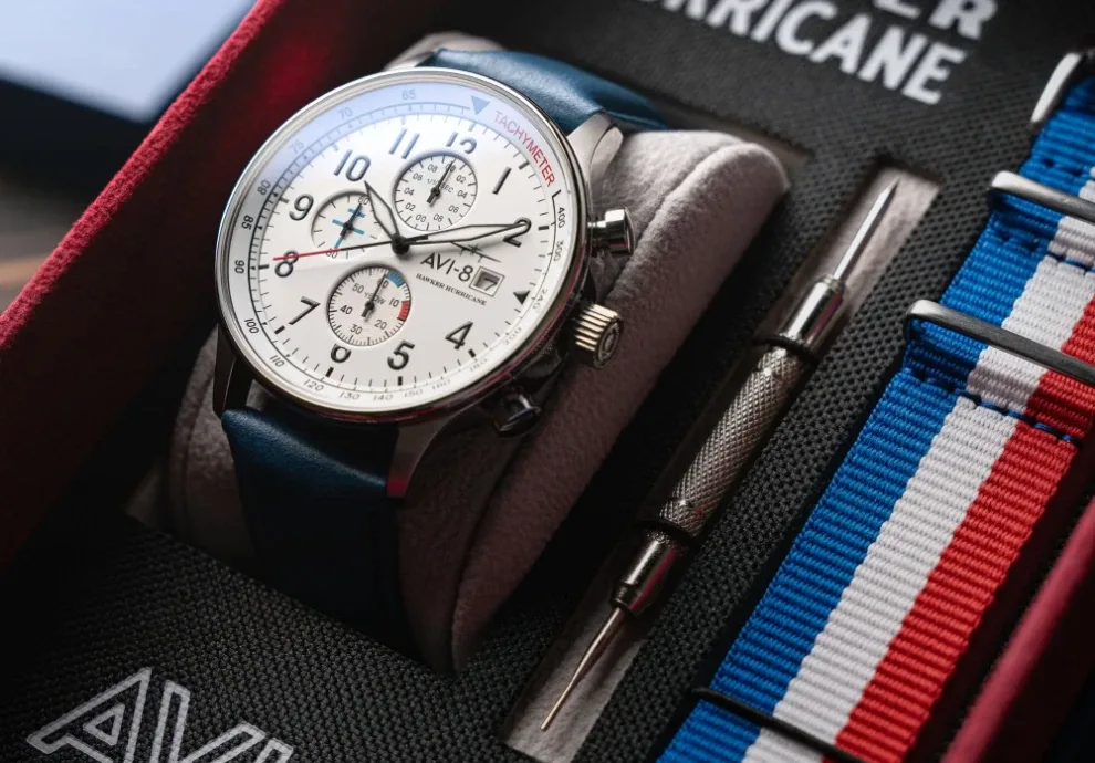 Montre aviateur avi 8 hawker hurricane classic chronograph white 2