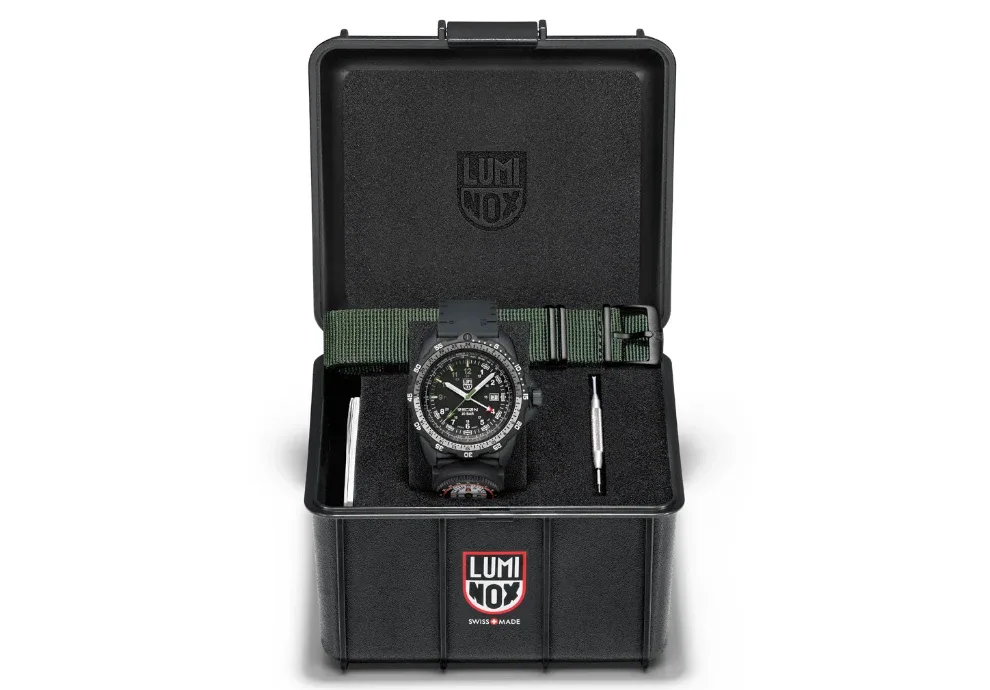 Montre militaire luminox recon nav spec 8