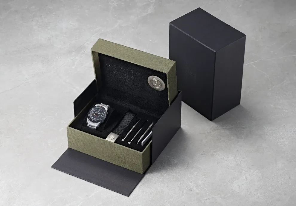 Montre plongee elliot brown beachmaster automatic founder s edition 1