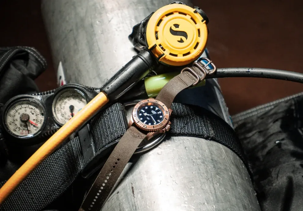 Montre plongee guild mark v bronze heritage diver 19